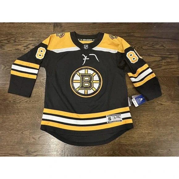 NWT Boston Bruins David Pastrnak #88 NHL Hockey Jersey Youth Kids L/XL $120 (1)